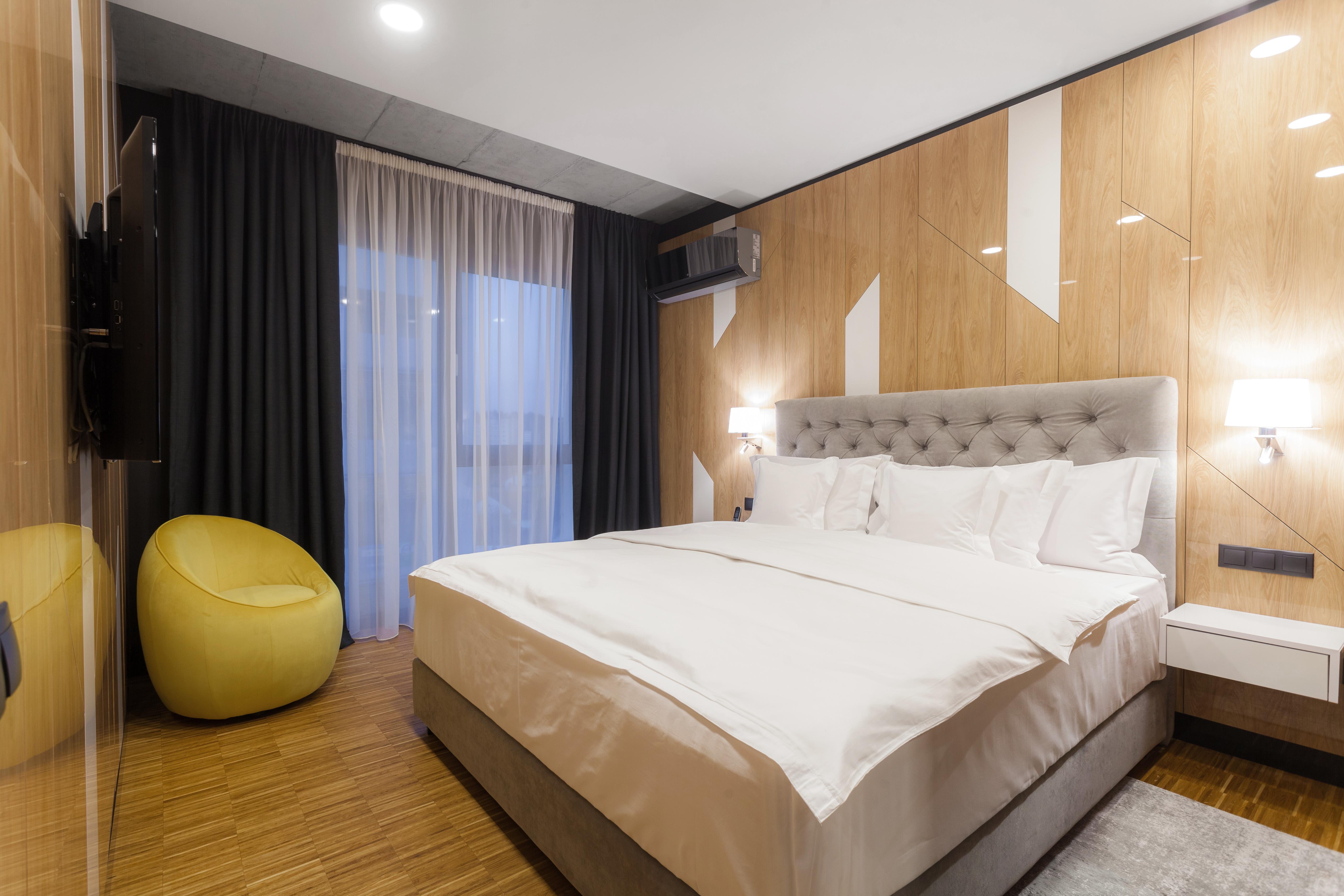 Hotel Platinia Cluj-Napoca Exterior foto A bedroom in a hotel