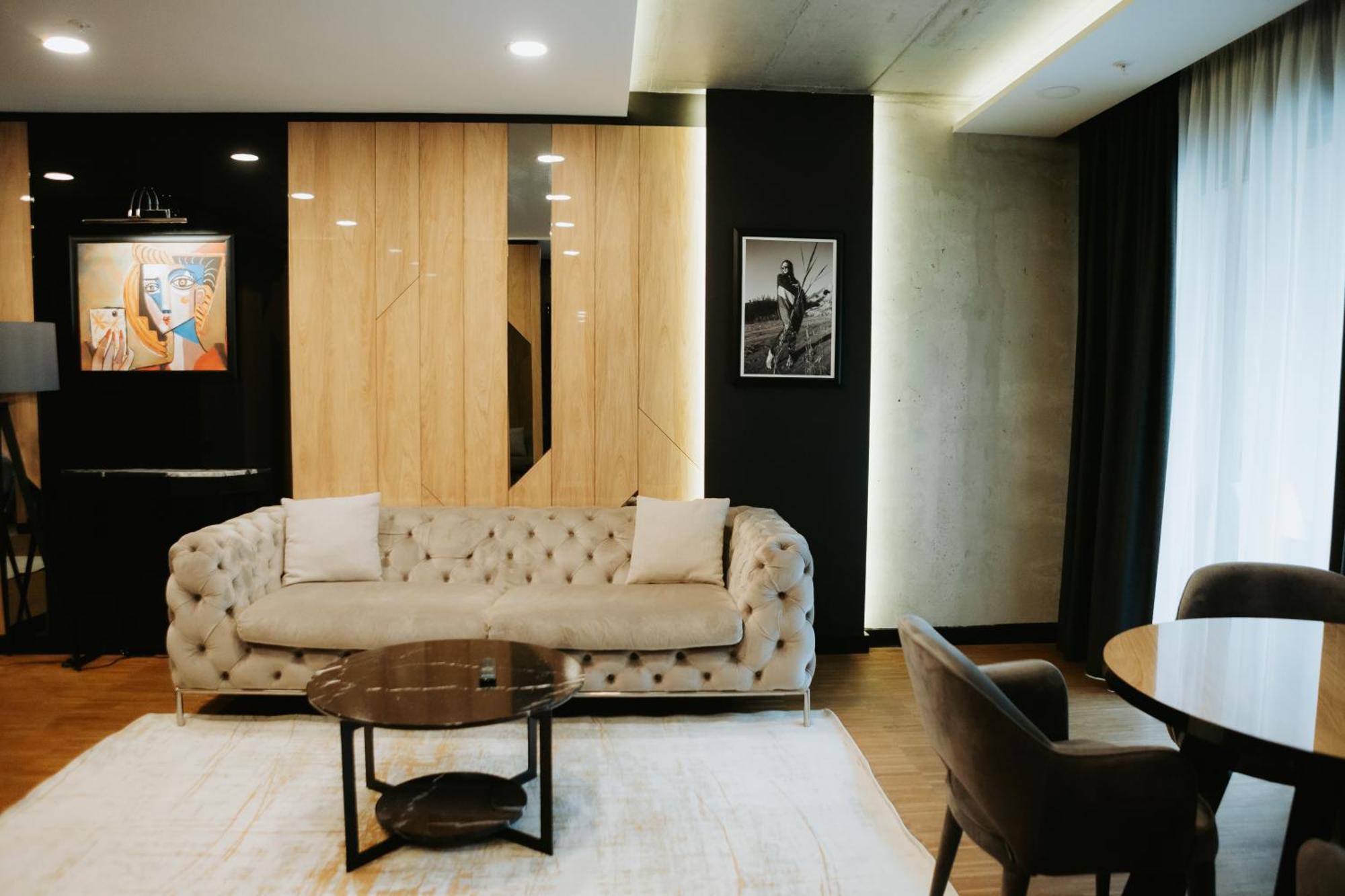Hotel Platinia Cluj-Napoca Exterior foto The interior of the suite