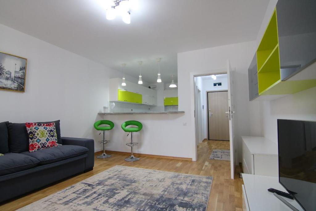 Hotel Platinia Cluj-Napoca Exterior foto A studio apartment in Warsaw, Poland