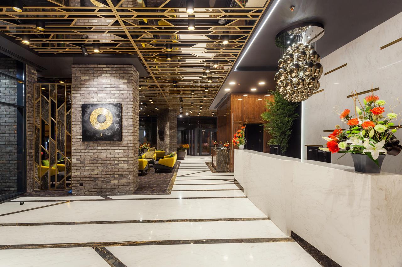 Hotel Platinia Cluj-Napoca Exterior foto Lobby